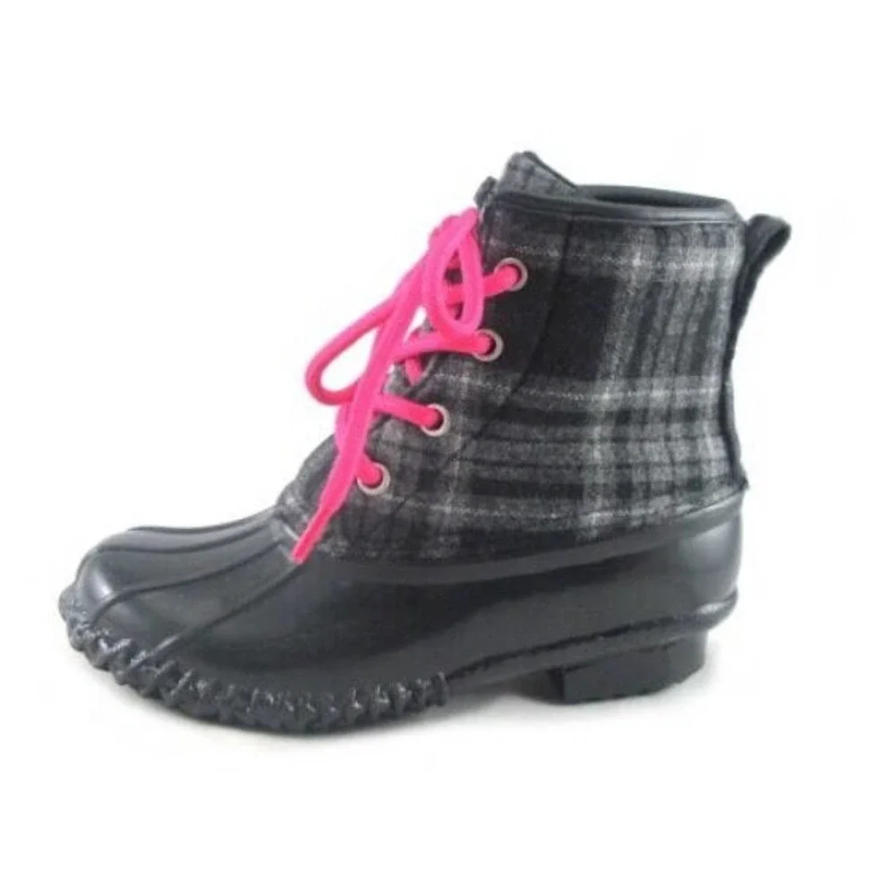 NEW Youth Girls Black Plaid Lace Up Waterproof Winter Boots‎ Bright Pink Laces 4